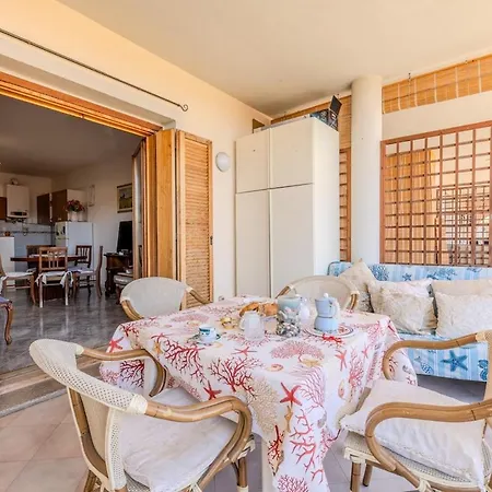 With Veranda Overlooking The Apartmán Olbia