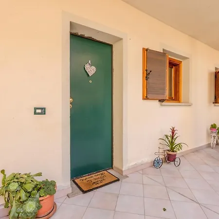With Veranda Overlooking The Apartamento Olbia